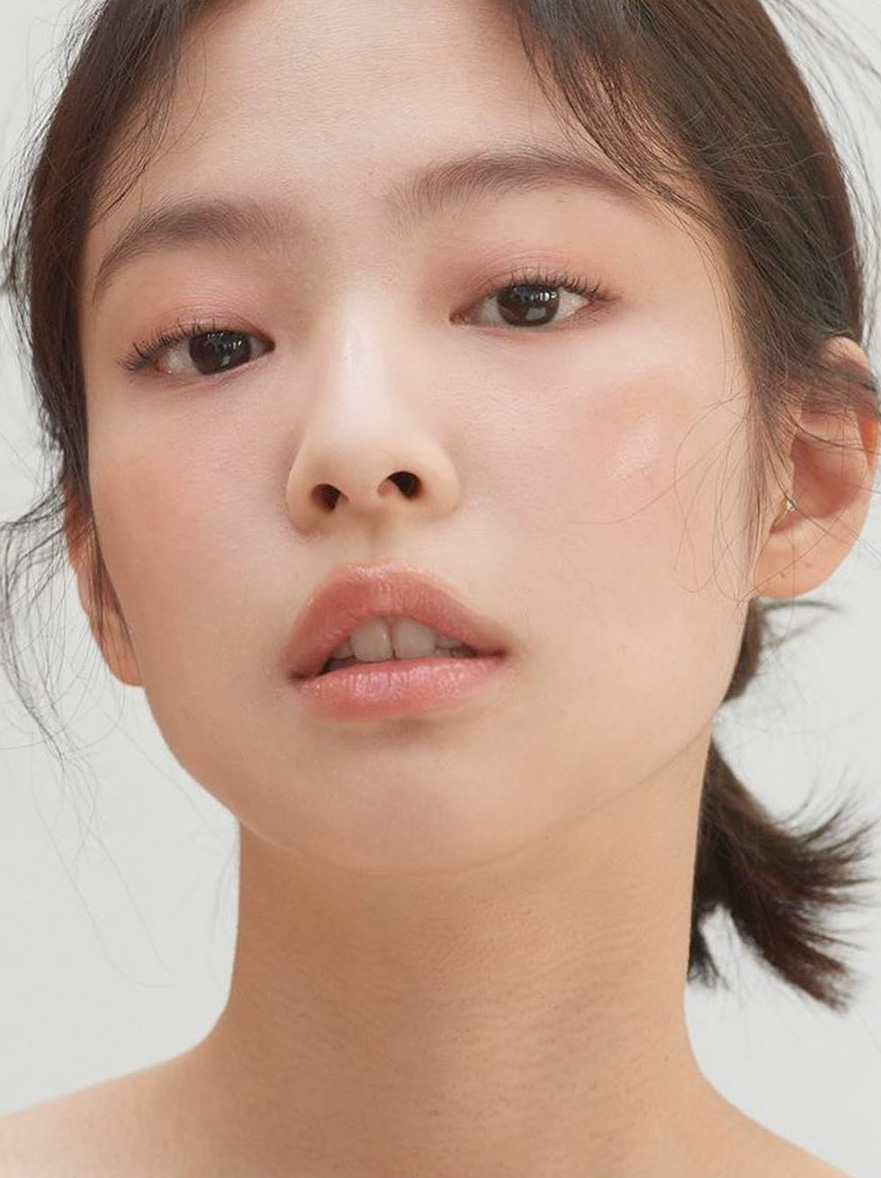 Mẹo trang điểm giúp nữ sinh có diện mạo rạng rỡ dịp bế giảng - Ảnh 2