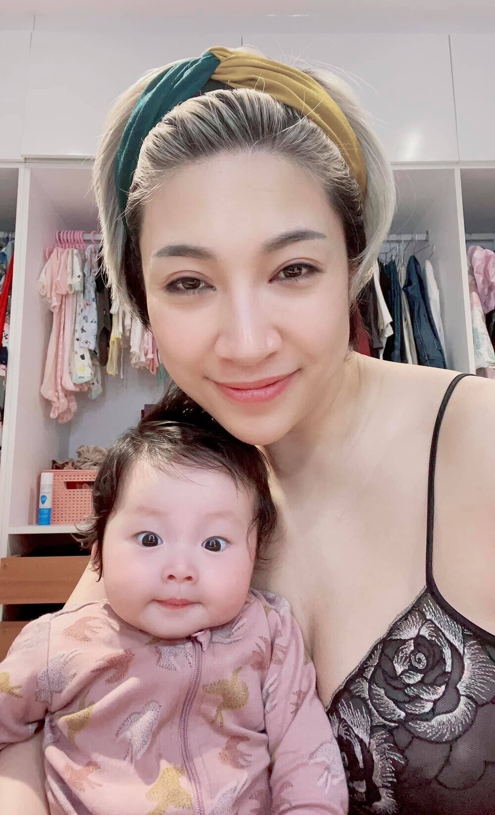 Những lỗi cơ bản khi chăm con khiến các mẹ bìm Đông Nhi, Hà Hồ bị dân mạng bắt bẻ - Ảnh 5 Những lỗi cơ bản khi chăm con khiến các mẹ bìm Đông Nhi, Hà Hồ bị dân mạng bắt bẻ - Ảnh 5