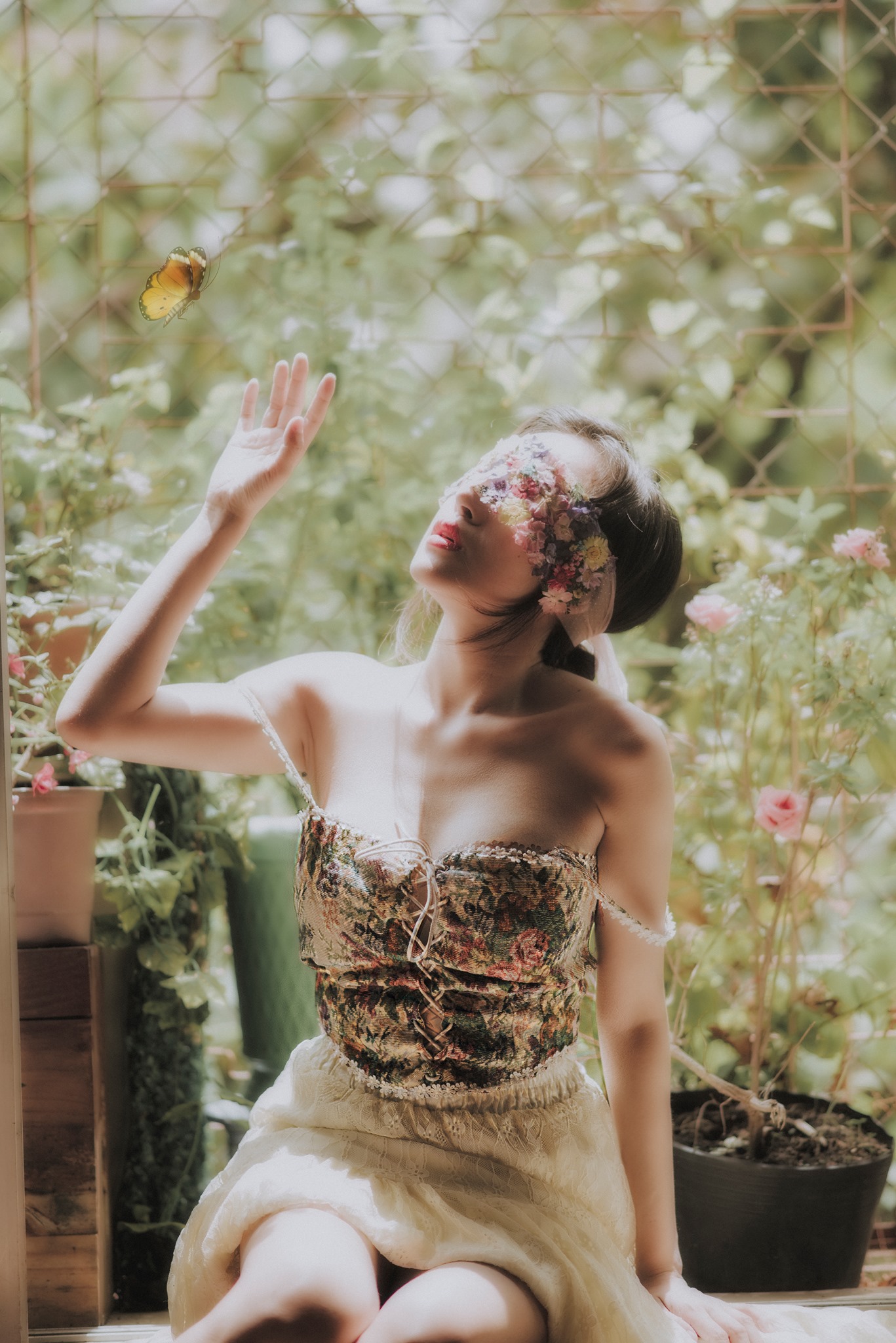 Mê đắm trước sắc vóc đẹp đến 'xiêu lòng' của Bà Tưng sau nhiều năm lui cung - Ảnh 5