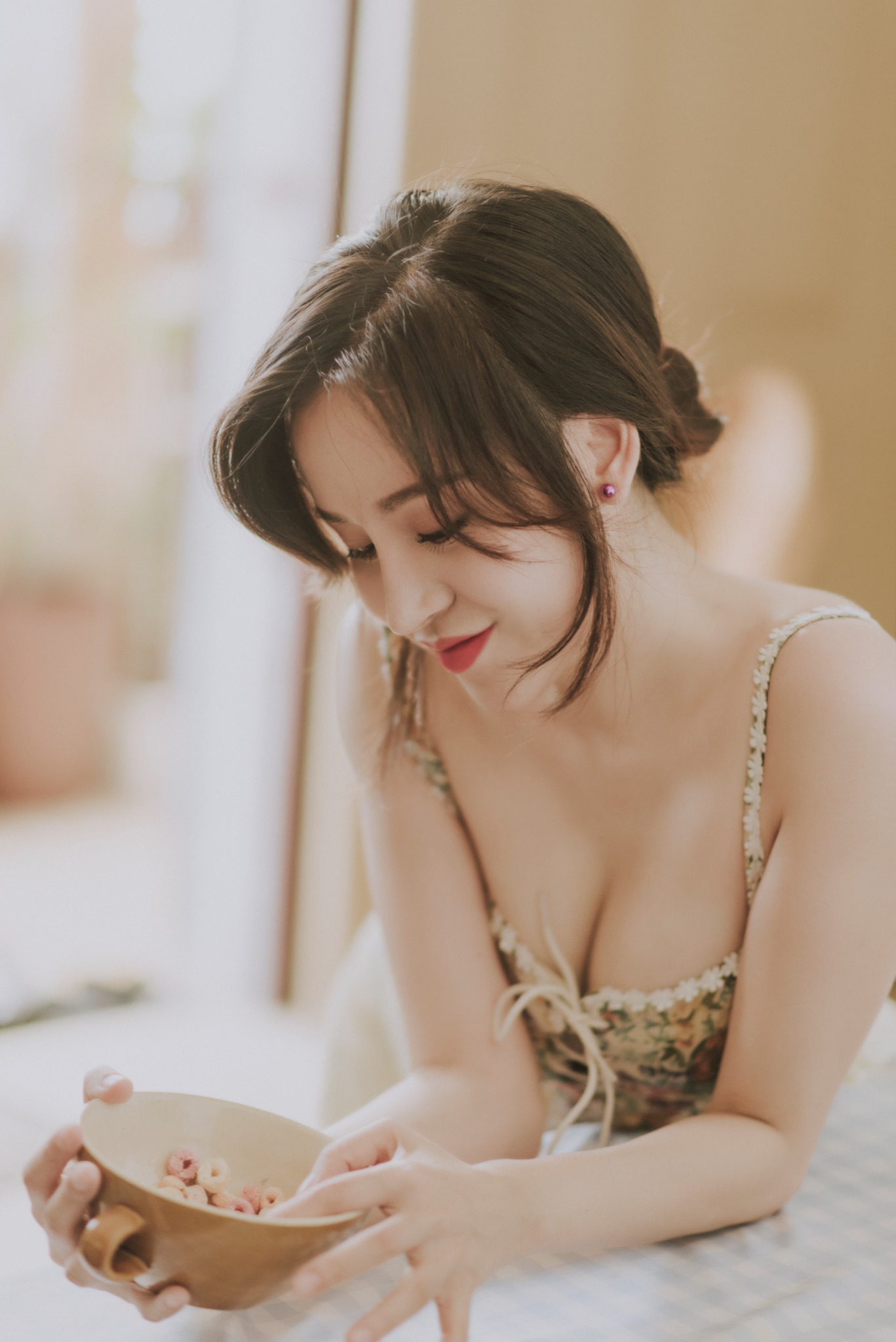 Mê đắm trước sắc vóc đẹp đến 'xiêu lòng' của Bà Tưng sau nhiều năm lui cung - Ảnh 1