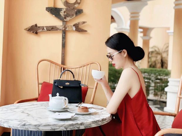 Minh của ‘Hướng dương ngược nắng’: Trên phim ăn bận quê mùa, ngoài đời sang chảnh, lên đồ cực khét - Ảnh 4 Minh của ‘Hướng dương ngược nắng’: Trên phim ăn bận quê mùa, ngoài đời sang chảnh, lên đồ cực khét - Ảnh 4