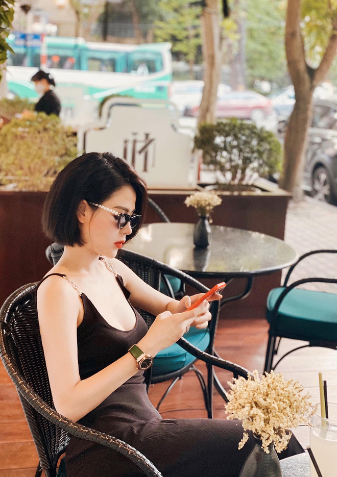 Minh của ‘Hướng dương ngược nắng’: Trên phim ăn bận quê mùa, ngoài đời sang chảnh, lên đồ cực khét - Ảnh 10 Minh của ‘Hướng dương ngược nắng’: Trên phim ăn bận quê mùa, ngoài đời sang chảnh, lên đồ cực khét - Ảnh 10