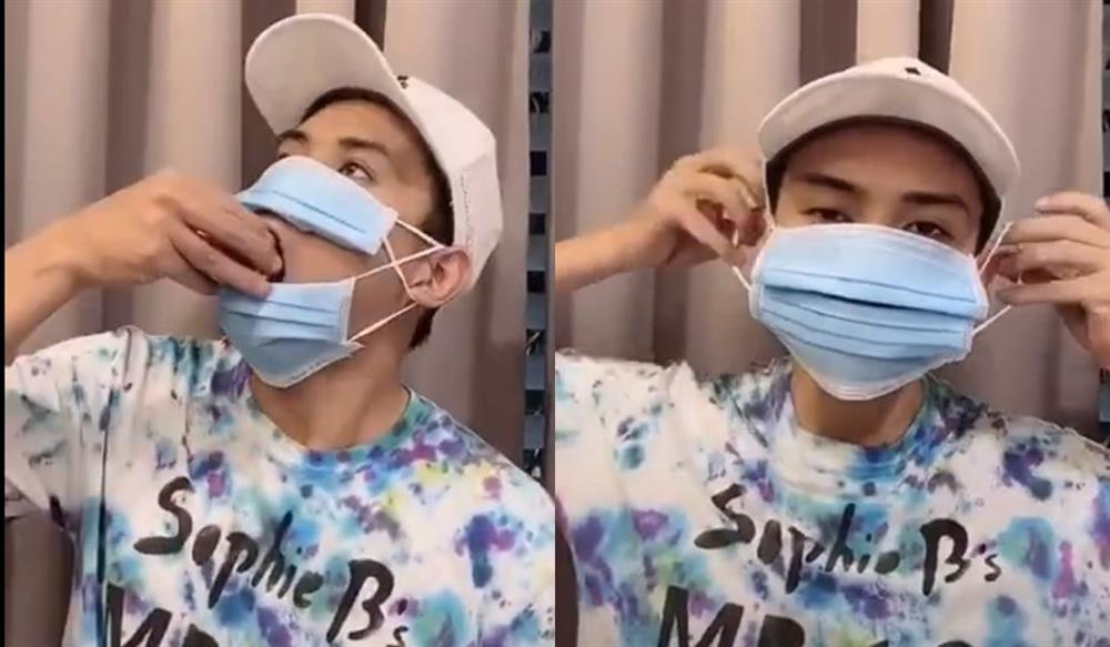Hành động của Hồ Quang hiếu bị cho là lãng phí khẩu trang và không đảm bảo an toàn. Ảnh: Internet Hành động của Hồ Quang hiếu bị cho là lãng phí khẩu trang và không đảm bảo an toàn. Ảnh: Internet