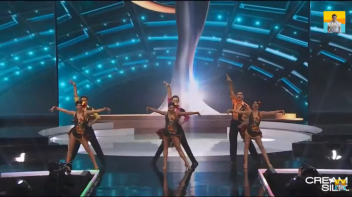 8:03 Tiết mục văn nghệ giữa cuộc thi