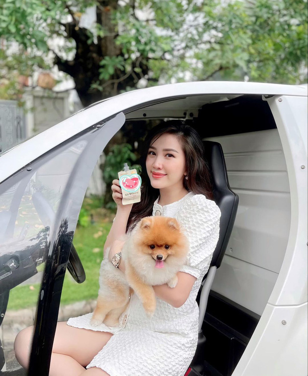 Sắc trắng thống trị thời trang sao Việt tuần qua: Hiền Hồ hóa quý cô cổ điển, Bảo Thy nền nã tựa gái đôi mươi - Ảnh 8 Sắc trắng thống trị thời trang sao Việt tuần qua: Hiền Hồ hóa quý cô cổ điển, Bảo Thy nền nã tựa gái đôi mươi - Ảnh 8