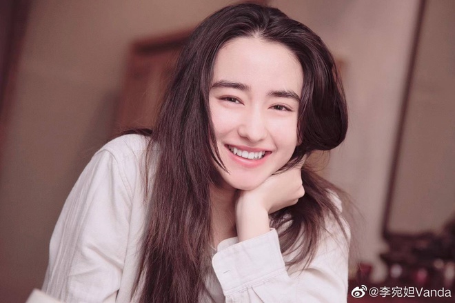 Nhan sắc tuổi 18 khiến 'hoa nhường nguyệt thẹn' của mỹ nhân phim 'Diệp Vấn' - Ảnh 4 Nhan sắc tuổi 18 khiến 'hoa nhường nguyệt thẹn' của mỹ nhân phim 'Diệp Vấn' - Ảnh 4