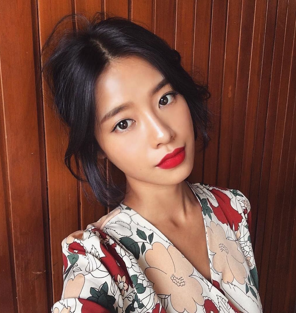 F5 bản thân với các mẹo trang điểm giúp gương mặt 'trẻ ra chục tuổi' - Ảnh 1