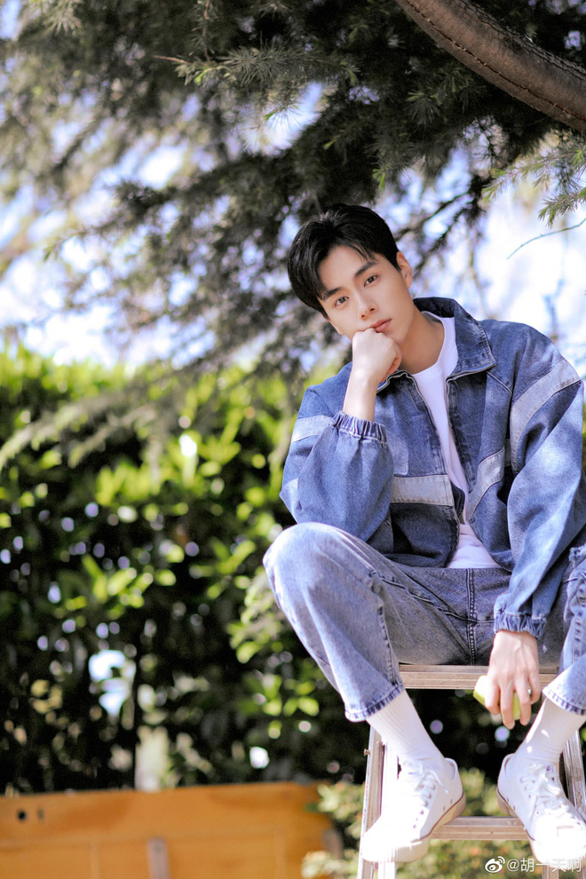 Lý Hiện - Hồ Nhất Thiên ăn mừng vai diễn làm nên tên tuổi, nhưng netizen chỉ để ý đến nhan sắc ‘đẹp vượt thời gian’ là sao? - Ảnh 2