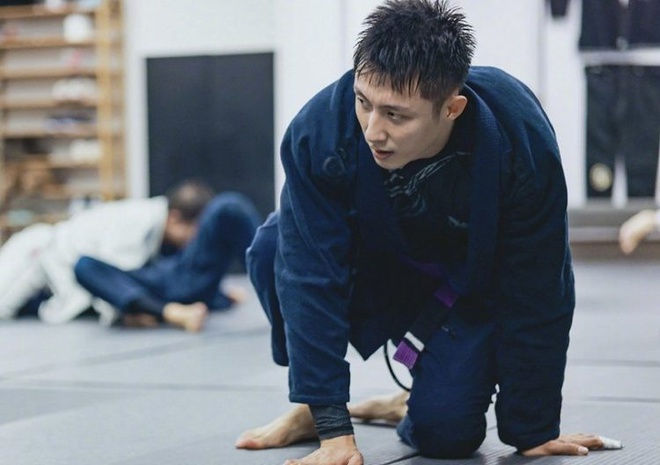 Tài lẻ của dàn sao Cbiz lần đầu được tiết lộ: Triệu Lộ Tư chơi đàn cổ tranh, La Vân Hi múa balllet, Hoàng Cảnh Du 'đai tím' nhu thuật Brazil - Ảnh 5 Tài lẻ của dàn sao Cbiz lần đầu được tiết lộ: Triệu Lộ Tư chơi đàn cổ tranh, La Vân Hi múa balllet, Hoàng Cảnh Du 'đai tím' nhu thuật Brazil - Ảnh 5