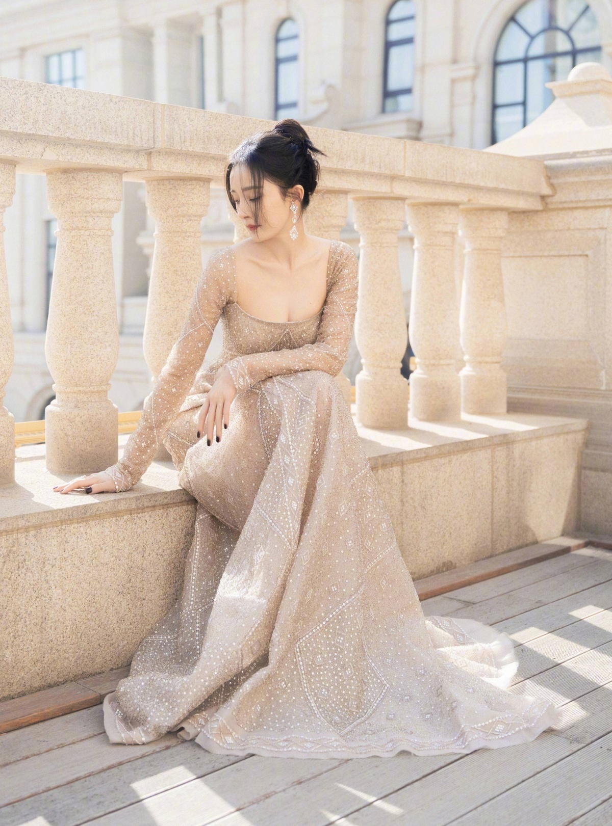 Dương Mịch 'đọ' sắc cùng Địch Lệ Nhiệt Ba, Cnet 'vò đầu bứt tai' bình chọn nhất nhì - Ảnh 2 Dương Mịch 'đọ' sắc cùng Địch Lệ Nhiệt Ba, Cnet 'vò đầu bứt tai' bình chọn nhất nhì - Ảnh 2