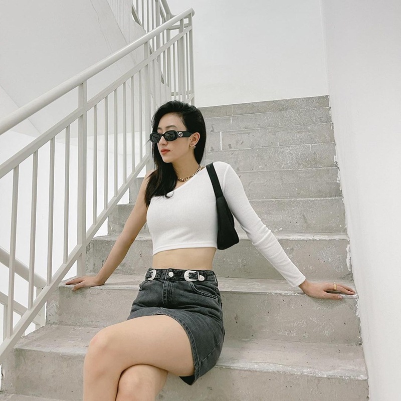 Thời trang sao Việt tuần qua: Hồ Ngọc Hà, Minh Hằng 'mê mệt' với trang phục pastel, Thanh Hằng nền nã hết mực - Ảnh 11 Thời trang sao Việt tuần qua: Hồ Ngọc Hà, Minh Hằng 'mê mệt' với trang phục pastel, Thanh Hằng nền nã hết mực - Ảnh 11