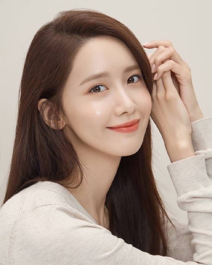 Xu hướng makeup 'sương sương', giúp làn da 'dễ thở' khi hè sang - Ảnh 3 Xu hướng makeup 'sương sương', giúp làn da 'dễ thở' khi hè sang - Ảnh 3