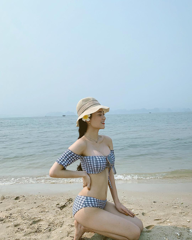 Gu ăn mặc của hot girl Vũ Thư khiến dân tình 'không chịu nổi' - Ảnh 7 Gu ăn mặc của hot girl Vũ Thư khiến dân tình 'không chịu nổi' - Ảnh 7