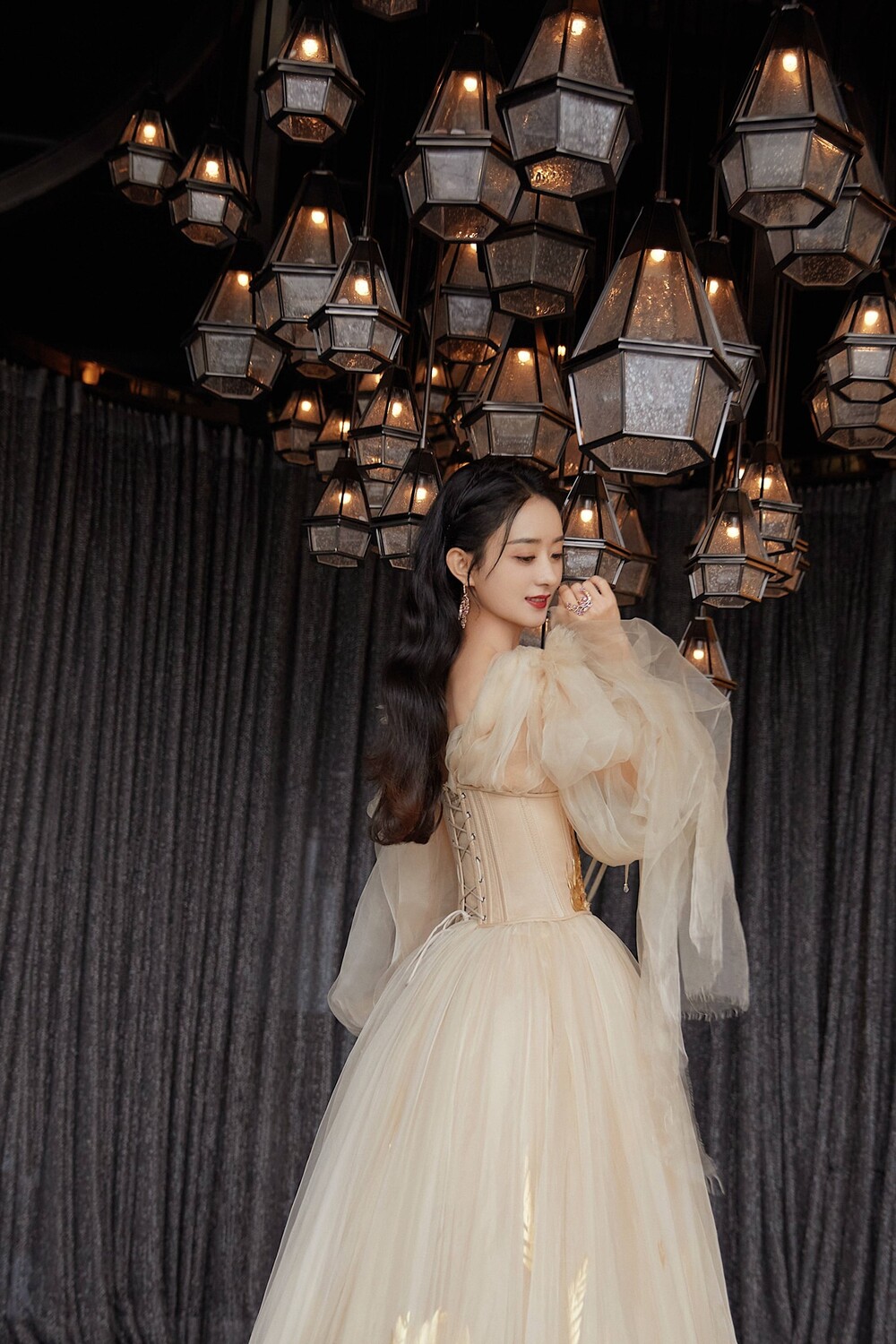 Không tình yêu, Triệu Lệ Dĩnh giờ đang chăm lo cho sự nghiệp