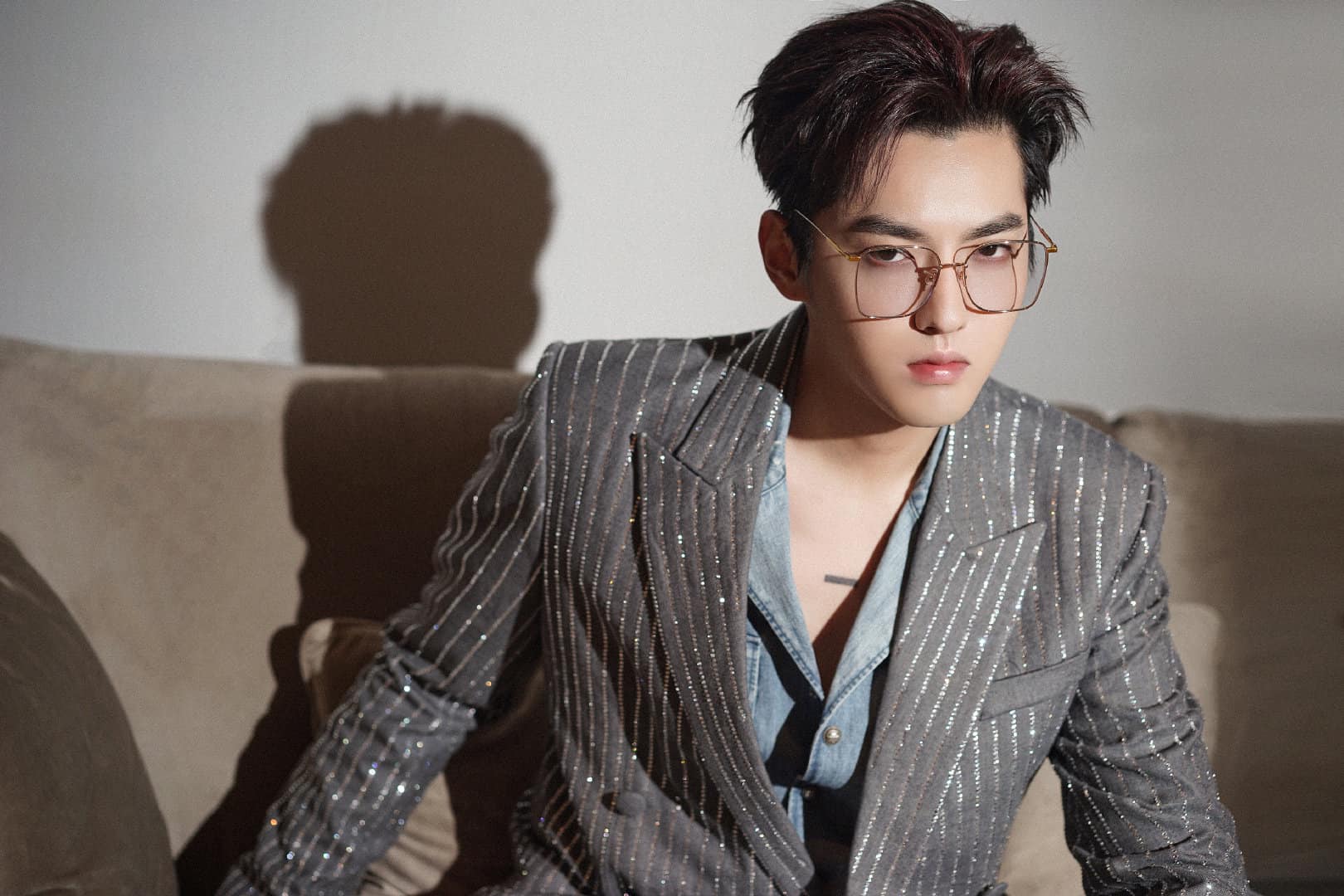 Ngô Diệc Phàm bị 'tóm sống' khi đang hẹn hò với gái lạ mới tuổi 18 - Ảnh 2