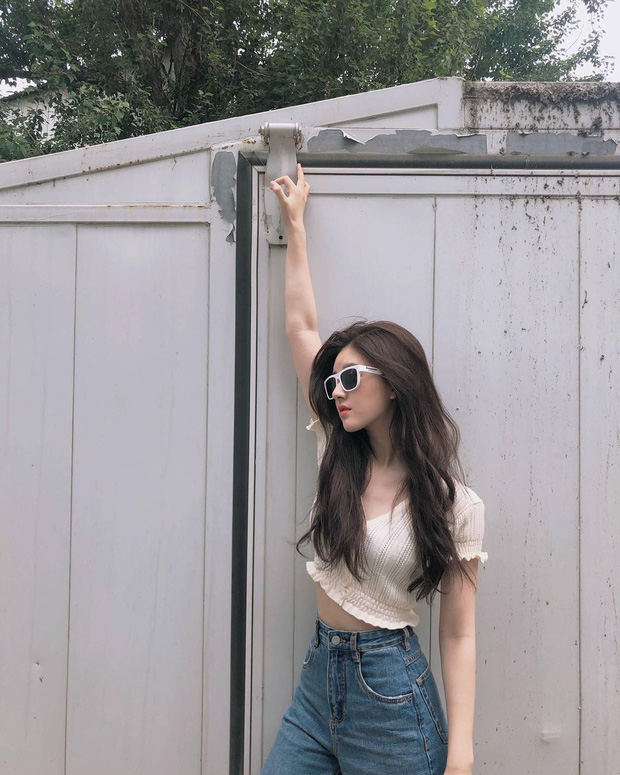 Ngoài khả năng tấu hài, gu ăn mặc ‘xịn mịn’ của Triệu Lộ Tư cũng khiến Cnet mê mệt - Ảnh 3 Ngoài khả năng tấu hài, gu ăn mặc ‘xịn mịn’ của Triệu Lộ Tư cũng khiến Cnet mê mệt - Ảnh 3