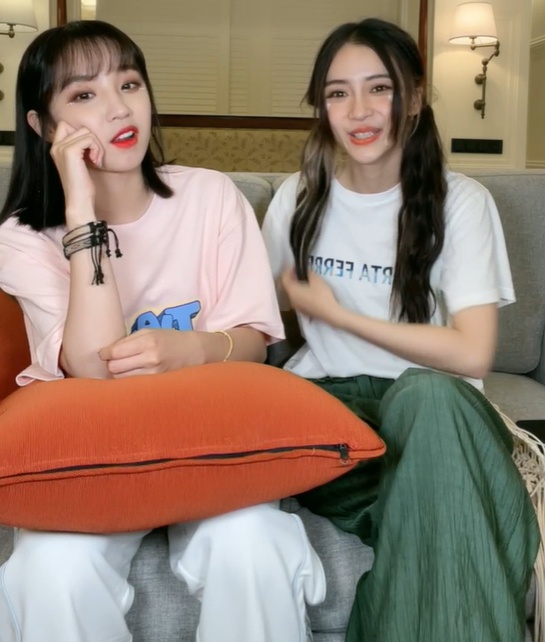 Angelababy đã xuất hiện trong buổi livestream của Tống Vũ Kỳ Angelababy đã xuất hiện trong buổi livestream của Tống Vũ Kỳ