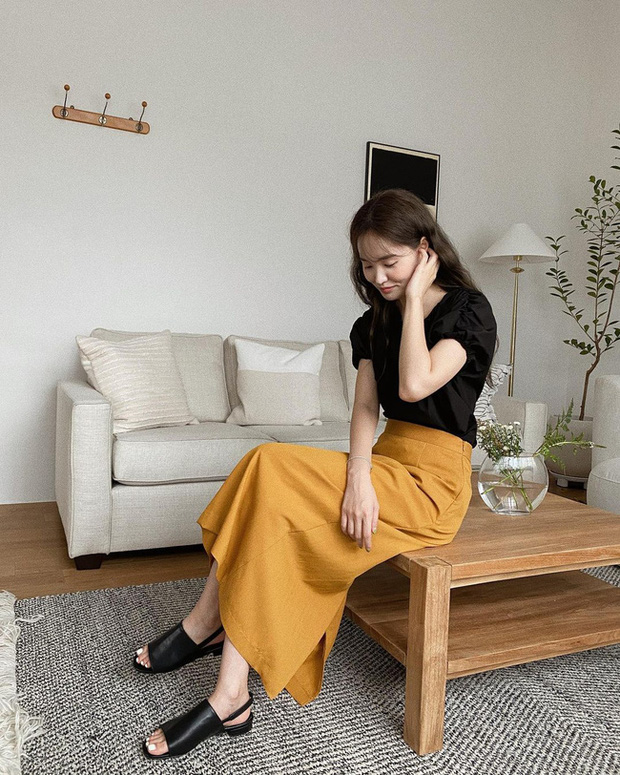 Học lỏm gái Hàn 10 công thức mix chân váy dài cực xinh - Ảnh 2 Học lỏm gái Hàn 10 công thức mix chân váy dài cực xinh - Ảnh 2