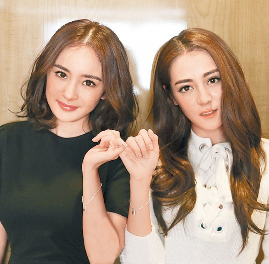Dương Mịch, Nhiệt Ba giành nhau đóng cặp với 'tiểu thịt tươi' Cung Tuấn, tình chị em có chắc bền lâu? 2 Dương Mịch, Nhiệt Ba giành nhau đóng cặp với 'tiểu thịt tươi' Cung Tuấn, tình chị em có chắc bền lâu? 2