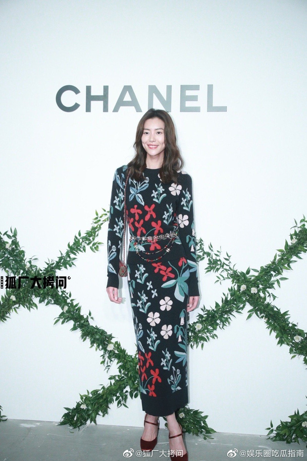 Sao Cbiz dự sự kiện của Chanel: Vương Nhất Bác ‘cạo’ đầu, Tống Thiến, Châu Tấn ‘dừ chát’ 6 Sao Cbiz dự sự kiện của Chanel: Vương Nhất Bác ‘cạo’ đầu, Tống Thiến, Châu Tấn ‘dừ chát’ 6