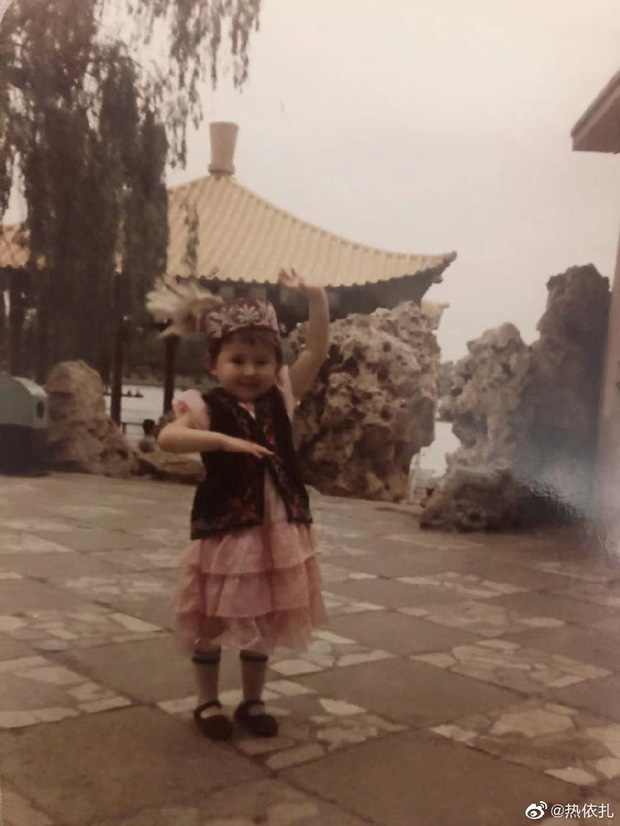 1/6 của dàn sao Hoa ngữ: Hết đọ visual ngày bé, lại khoe cục cưng, trùm cuối mới ‘vỡ òa' - Ảnh 8 1/6 của dàn sao Hoa ngữ: Hết đọ visual ngày bé, lại khoe cục cưng, trùm cuối mới ‘vỡ òa' - Ảnh 8