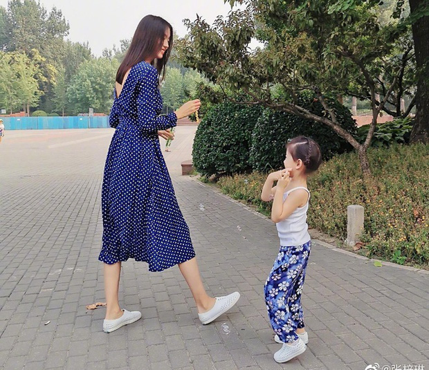 1/6 của dàn sao Hoa ngữ: Hết đọ visual ngày bé, lại khoe cục cưng, trùm cuối mới ‘vỡ òa' - Ảnh 12 1/6 của dàn sao Hoa ngữ: Hết đọ visual ngày bé, lại khoe cục cưng, trùm cuối mới ‘vỡ òa' - Ảnh 12