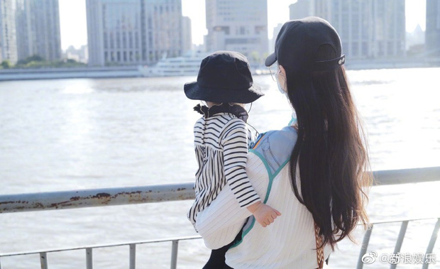 1/6 của dàn sao Hoa ngữ: Hết đọ visual ngày bé, lại khoe cục cưng, trùm cuối mới ‘vỡ òa' - Ảnh 1 1/6 của dàn sao Hoa ngữ: Hết đọ visual ngày bé, lại khoe cục cưng, trùm cuối mới ‘vỡ òa' - Ảnh 1