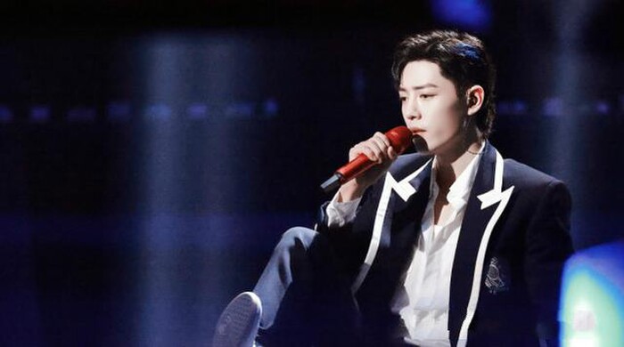 Nhìn lại visual 'cực phẩm' của Tiêu Chiến trong Đêm sục sôi - Ảnh 10 Nhìn lại visual 'cực phẩm' của Tiêu Chiến trong Đêm sục sôi - Ảnh 10