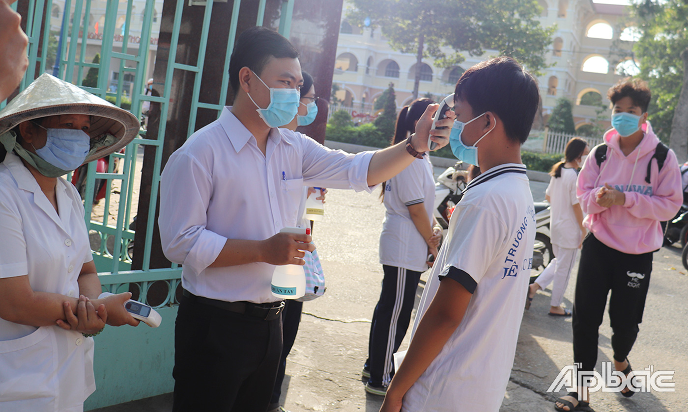 Đáp án đề thi môn Ngữ Văn kỳ thi tuyển sinh vào lớp 10 tỉnh Tiền Giang năm học 2021 1 Đáp án đề thi môn Ngữ Văn kỳ thi tuyển sinh vào lớp 10 tỉnh Tiền Giang năm học 2021 1