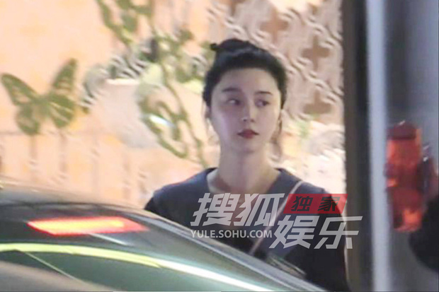 Phạm Băng Băng ‘gây choáng’ với kiểu đeo mặt nạ ‘có 1-0-2’, đúng chuẩn nữ hoàng beauty - Ảnh 1 Phạm Băng Băng ‘gây choáng’ với kiểu đeo mặt nạ ‘có 1-0-2’, đúng chuẩn nữ hoàng beauty - Ảnh 1