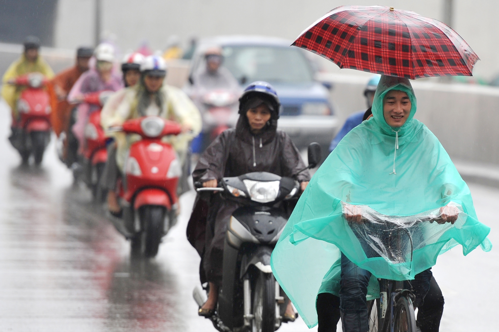 Dự báo thời tiết  tối và đêm 6/6 và ngày 7/6: Hà Nội có mưa dông, đề phòng thời tiết nguy hiểm 1