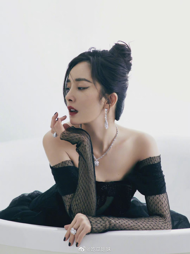 Thảm đỏ Thập Quang Thịnh Điển: Dương Mịch 'e ấp' bên Hứa Khải, Tịnh Y hóa nàng thơ 3 Thảm đỏ Thập Quang Thịnh Điển: Dương Mịch 'e ấp' bên Hứa Khải, Tịnh Y hóa nàng thơ 3