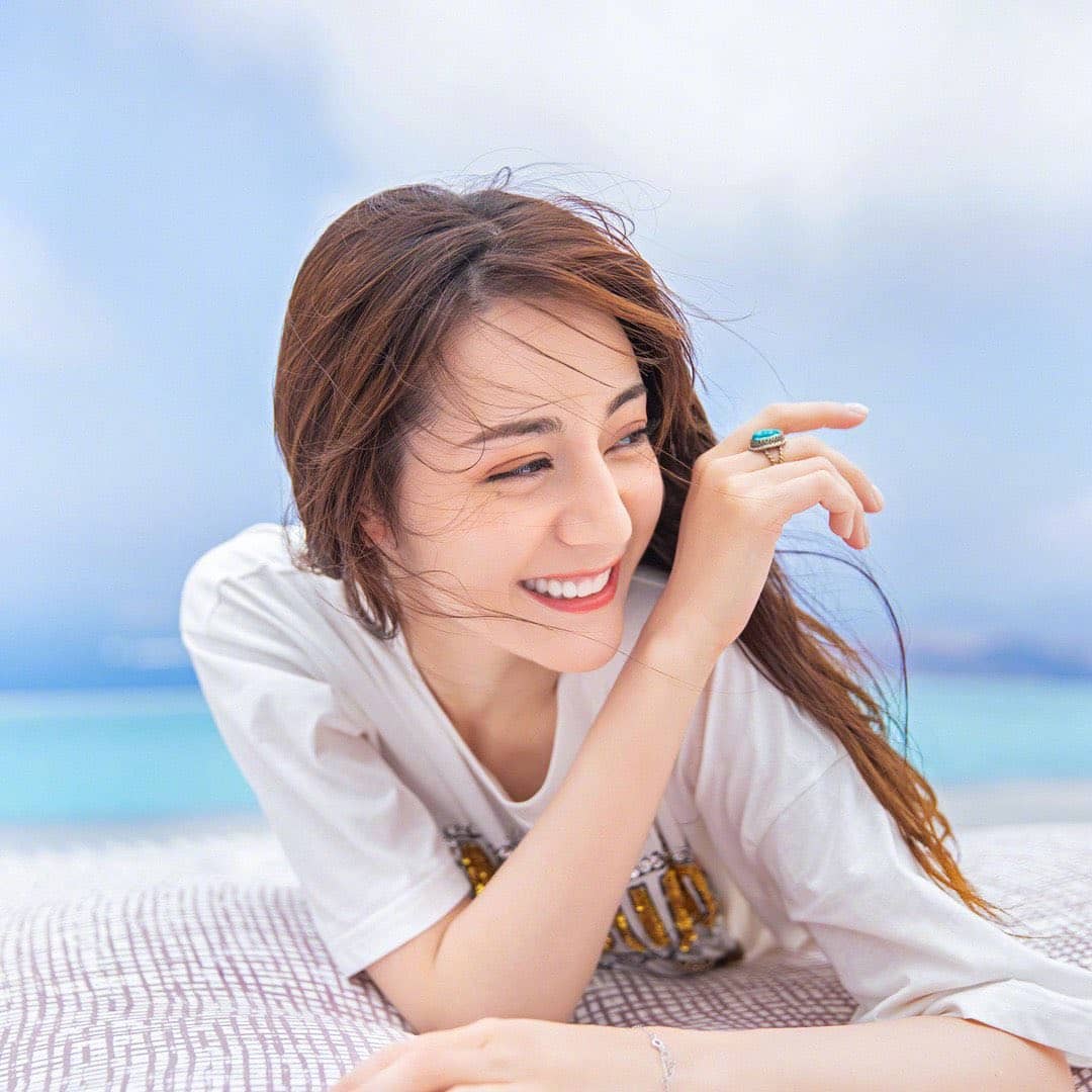 Chăm da đơn giản như Địch Lệ Nhiệt Ba, nguyên tắc cuối không phải ai cũng theo được 4 Chăm da đơn giản như Địch Lệ Nhiệt Ba, nguyên tắc cuối không phải ai cũng theo được 4