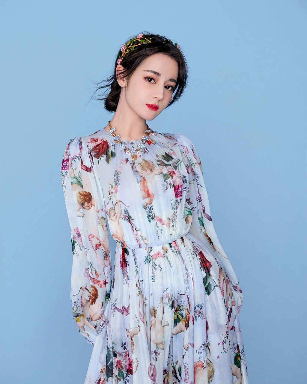 Chăm da đơn giản như Địch Lệ Nhiệt Ba, nguyên tắc cuối không phải ai cũng theo được 3 Chăm da đơn giản như Địch Lệ Nhiệt Ba, nguyên tắc cuối không phải ai cũng theo được 3