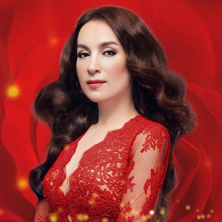 Phi Nhung bị 'đào' lại loạt ảnh ăn mặc 'sến rện', fan chê thảm họa thời trang 6 Phi Nhung bị 'đào' lại loạt ảnh ăn mặc 'sến rện', fan chê thảm họa thời trang 6