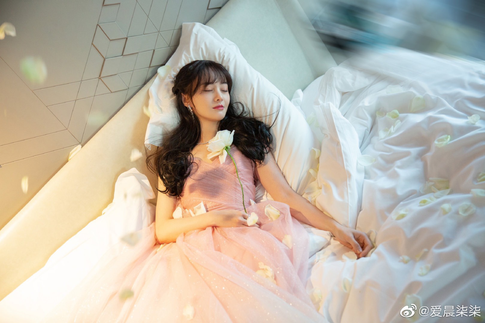 Gia đình tiết lộ tình trạng của Trịnh Sảng sau khi bị dân tình ném đá vì nghi vấn 'comeback’ 7 Gia đình tiết lộ tình trạng của Trịnh Sảng sau khi bị dân tình ném đá vì nghi vấn 'comeback’ 7