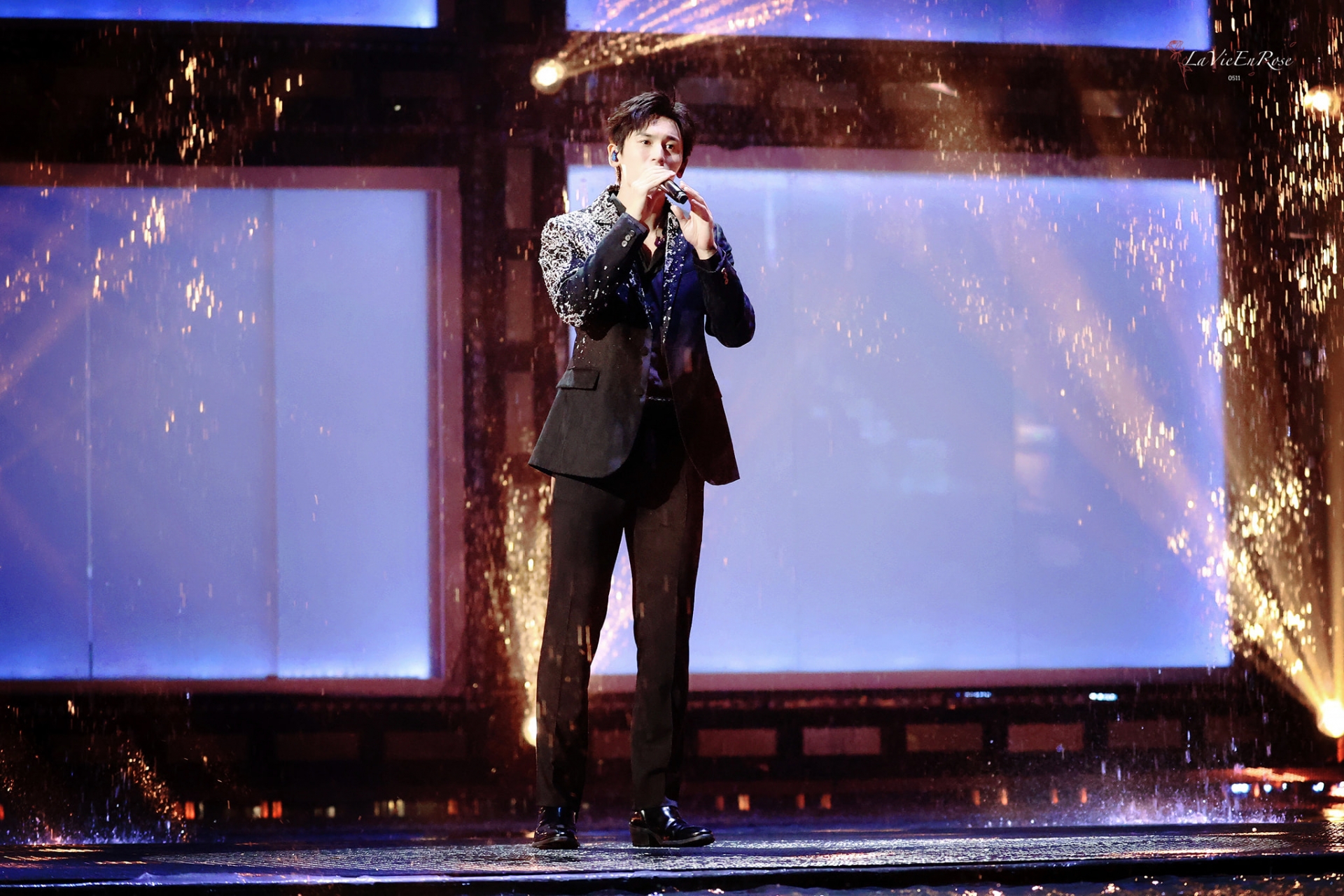Trương Triết Hạn sẽ tổ chức concert vào tháng 7, Cnet ngao ngán 'hãy yên phận làm diễn viên' - Ảnh 2 Trương Triết Hạn sẽ tổ chức concert vào tháng 7, Cnet ngao ngán 'hãy yên phận làm diễn viên' - Ảnh 2