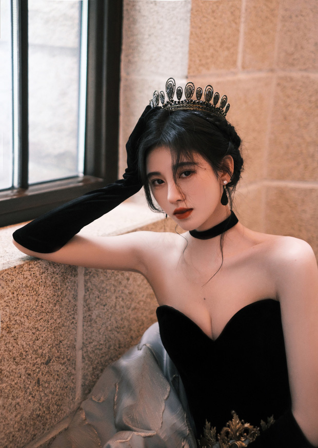 'Bất ngờ, ngỡ ngàng, ngơ ngac và bật ngửa' trước visual kinh diễm của Cúc Tịnh Y trong bộ ảnh mới 6 'Bất ngờ, ngỡ ngàng, ngơ ngac và bật ngửa' trước visual kinh diễm của Cúc Tịnh Y trong bộ ảnh mới 6