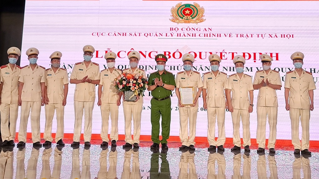 Lễ công bố quyết định và ra mắt Trung tâm nghiên cứu ứng dụng dữ liệu dân cư và CCCD. Ảnh: Thanh niên