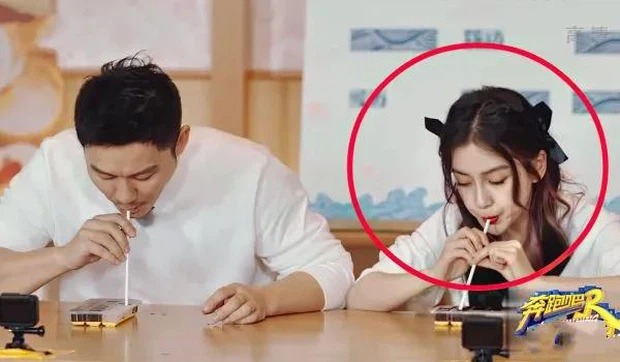 Khẩu chiến về việc Angela Baby nhận biệt đãi khi quay show: Làm màu, cố tình quay góc xa vì sợ béo? - Ảnh 1 Khẩu chiến về việc Angela Baby nhận biệt đãi khi quay show: Làm màu, cố tình quay góc xa vì sợ béo? - Ảnh 1