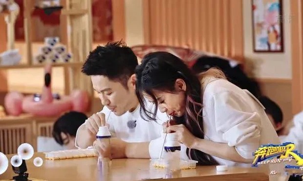 Khẩu chiến về việc Angela Baby nhận biệt đãi khi quay show: Làm màu, cố tình quay góc xa vì sợ béo? - Ảnh 2 Khẩu chiến về việc Angela Baby nhận biệt đãi khi quay show: Làm màu, cố tình quay góc xa vì sợ béo? - Ảnh 2
