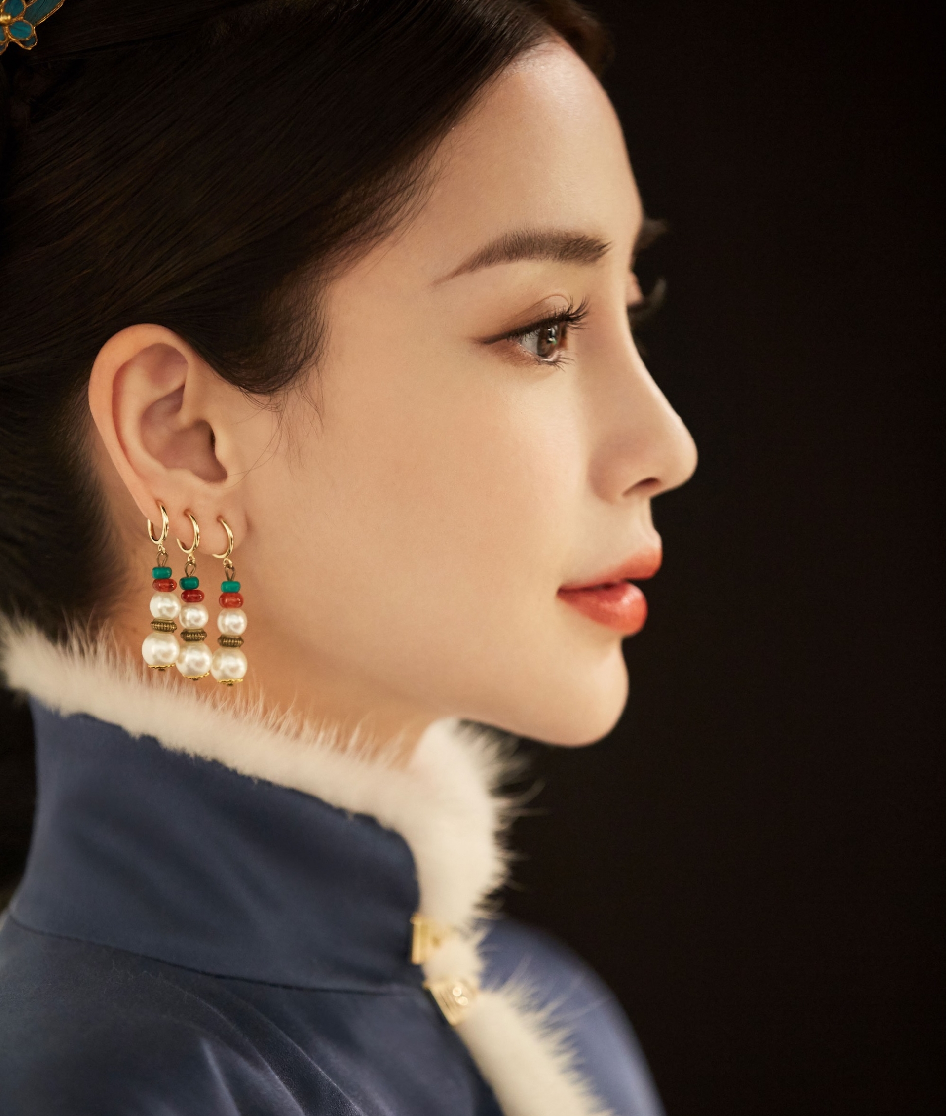 Gương mặt góc cạnh của Angela Baby Gương mặt góc cạnh của Angela Baby