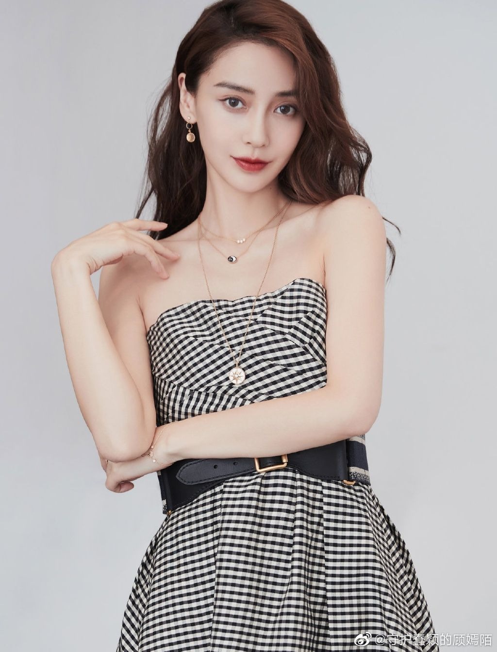8 mỹ nhân Cbiz bên ngoài xinh đẹp bên trong lắm tiền - Ảnh 4 8 mỹ nhân Cbiz bên ngoài xinh đẹp bên trong lắm tiền - Ảnh 4
