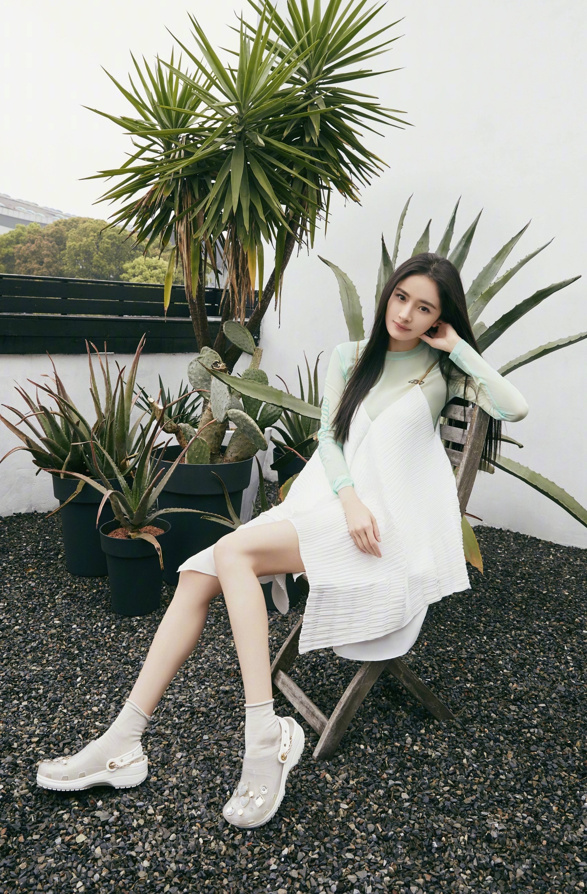 Phong cách thời trang 'siêu hack tuổi', giúp Dương Mịch sở hữu visual xinh xẻo tựa gái đôi mươi - Ảnh 9 Phong cách thời trang 'siêu hack tuổi', giúp Dương Mịch sở hữu visual xinh xẻo tựa gái đôi mươi - Ảnh 9