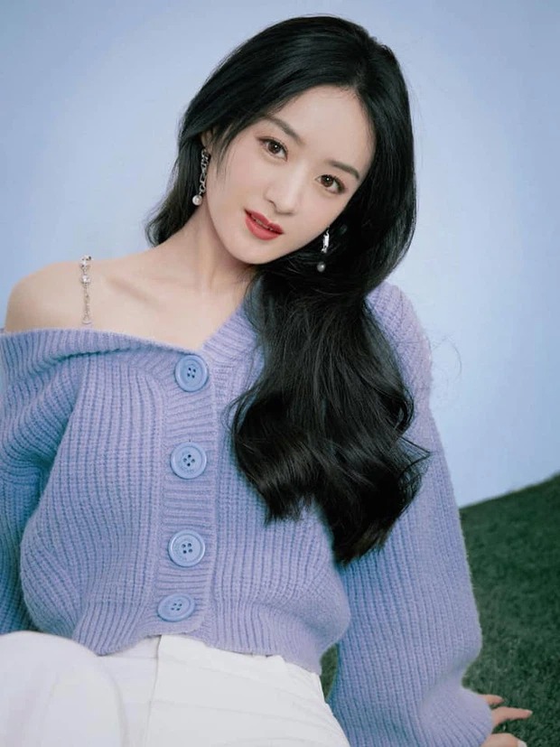 Triệu Lệ Dĩnh bùng nổ visual với áo 'trễ nải' trên show, Phùng Thiệu Phong có tiếc không? 5 Triệu Lệ Dĩnh bùng nổ visual với áo 'trễ nải' trên show, Phùng Thiệu Phong có tiếc không? 5