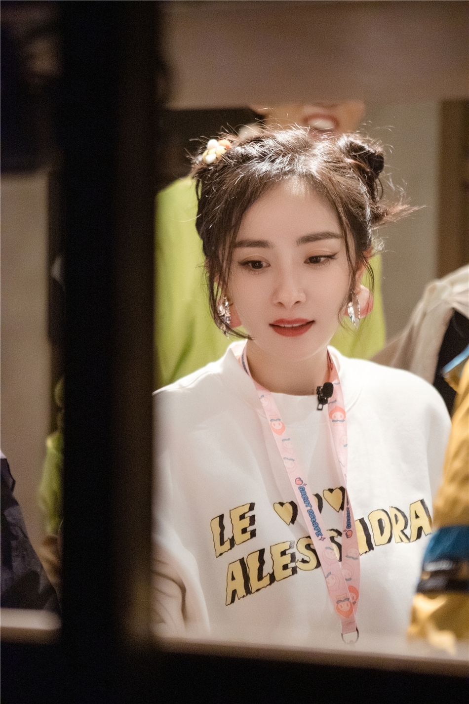 Dương Mịch hóa teen girl: Fan dụi mắt '7749 lần' chẳng nhận ra, thánh ăn gian tuổi là đây 3 Dương Mịch hóa teen girl: Fan dụi mắt '7749 lần' chẳng nhận ra, thánh ăn gian tuổi là đây 3