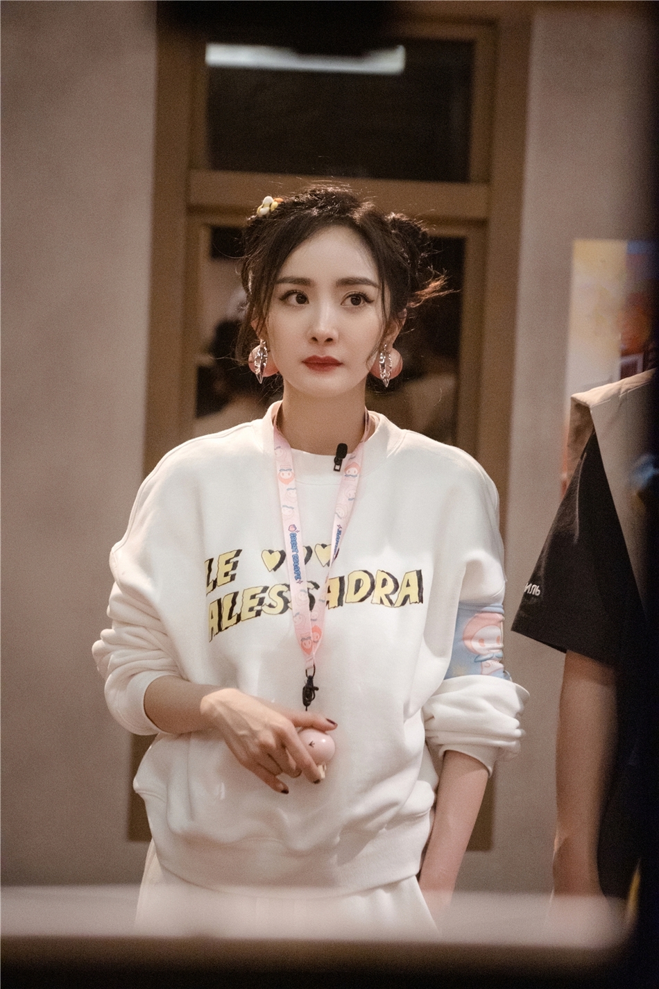 Dương Mịch hóa teen girl: Fan dụi mắt '7749 lần' chẳng nhận ra, thánh ăn gian tuổi là đây 4 Dương Mịch hóa teen girl: Fan dụi mắt '7749 lần' chẳng nhận ra, thánh ăn gian tuổi là đây 4