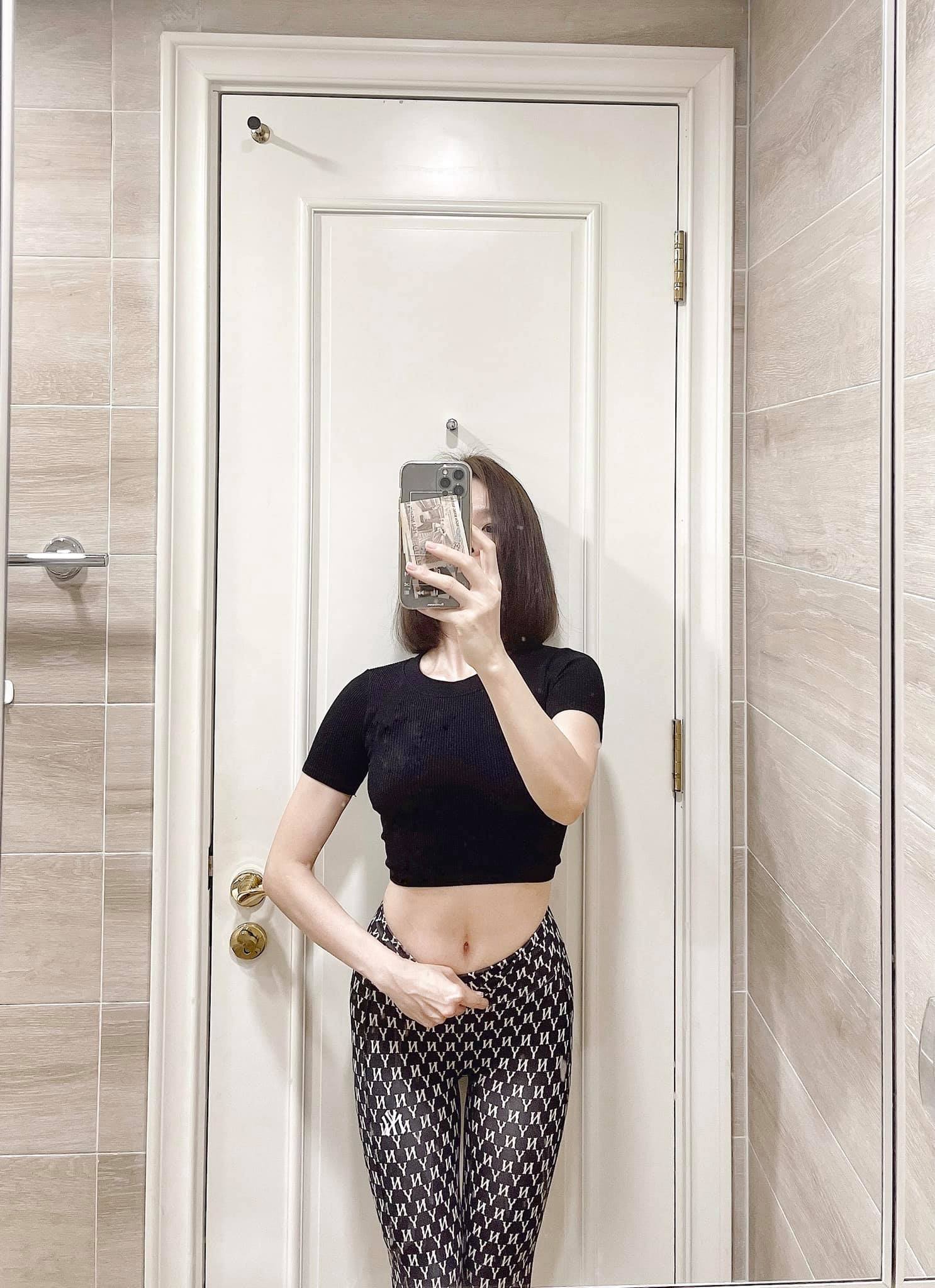 Lệ Quyên tự tin diện trang phục ôm sát cơ thể, dân tình hoang mang: Núi đồi đâu rồi? 4 Lệ Quyên tự tin diện trang phục ôm sát cơ thể, dân tình hoang mang: Núi đồi đâu rồi? 4