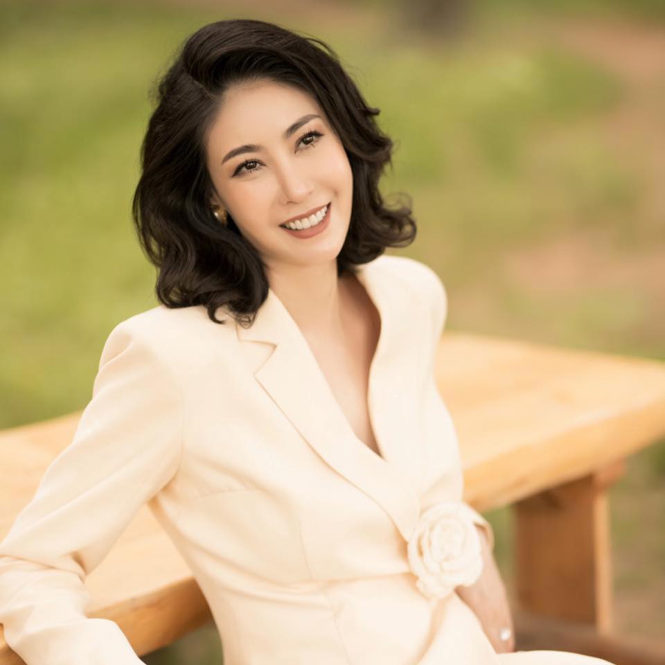 Hà Kiều Anh chính thức lên tiếng và xin lỗi về ồn ào nhận vơ 'con Vua cháu Chúa' 6 Hà Kiều Anh chính thức lên tiếng và xin lỗi về ồn ào nhận vơ 'con Vua cháu Chúa' 6