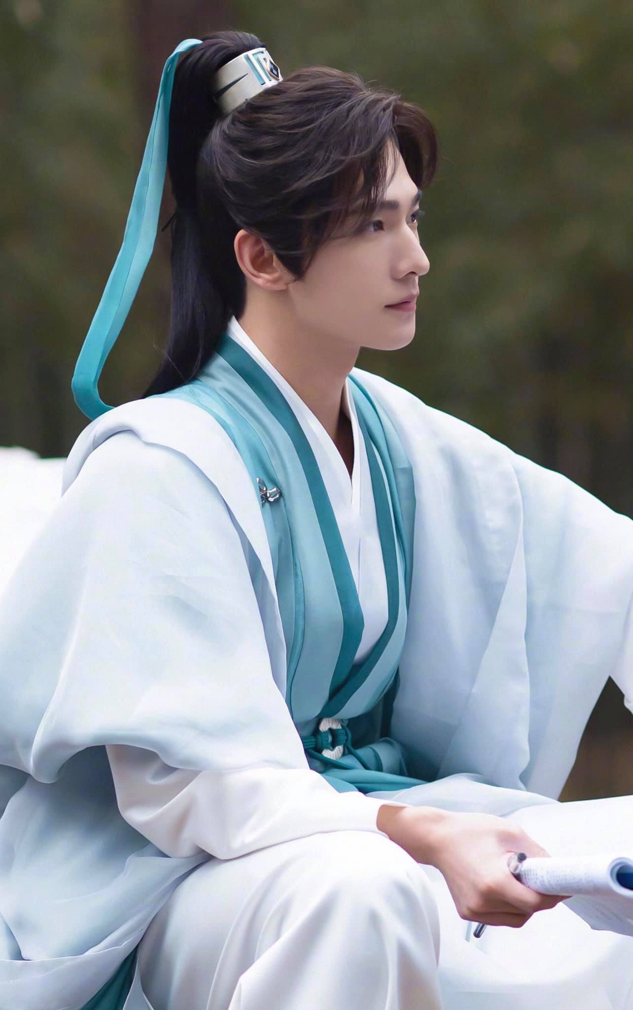 Dương Dương đẹp bất chấp cam thường tại sự kiện, so ảnh 5 năm trước khiến fan 'mém xỉu' 6 Dương Dương đẹp bất chấp cam thường tại sự kiện, so ảnh 5 năm trước khiến fan 'mém xỉu' 6